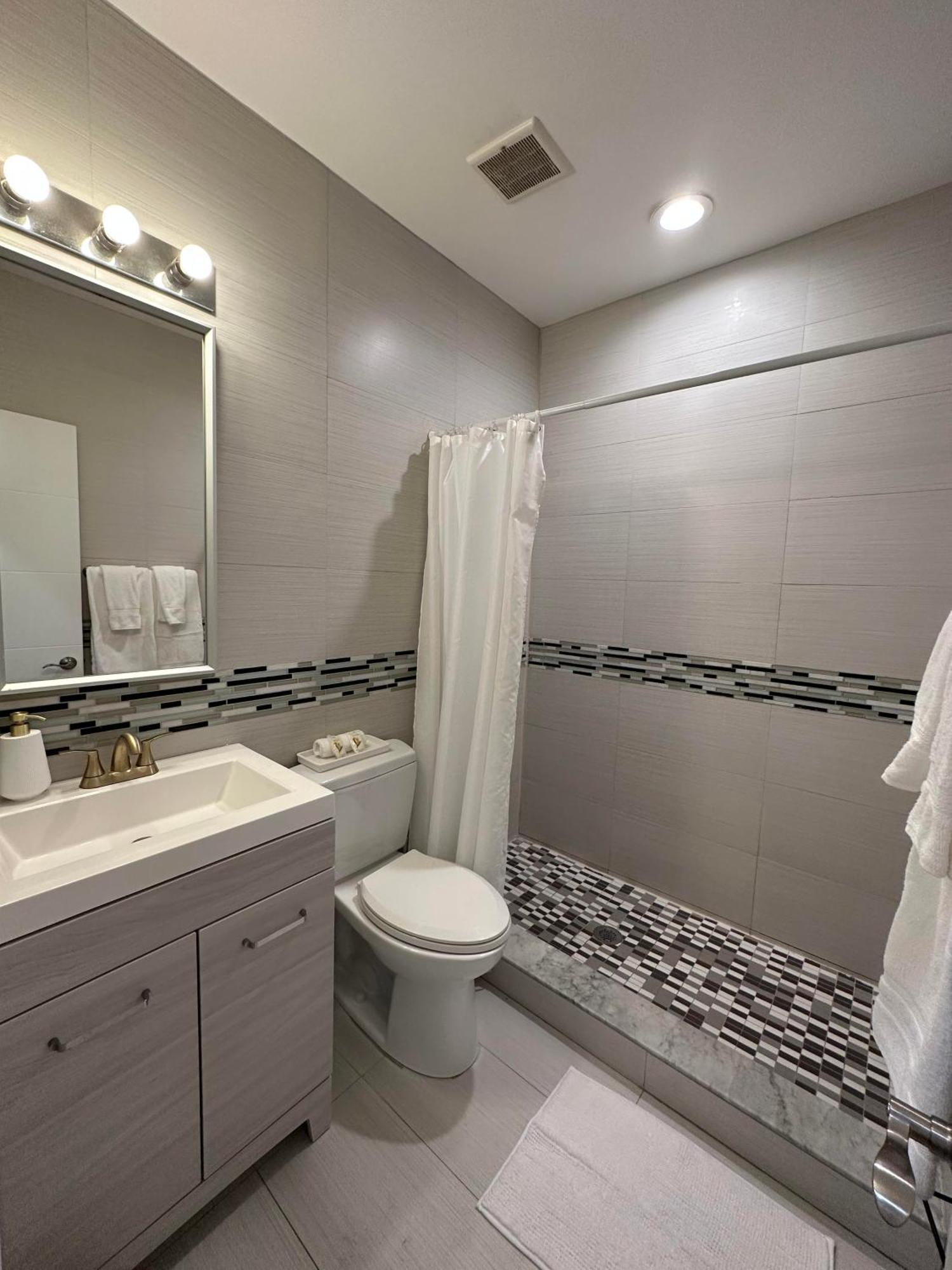 The Pearl Beachside Apartments On Hollywood Beach Экстерьер фото