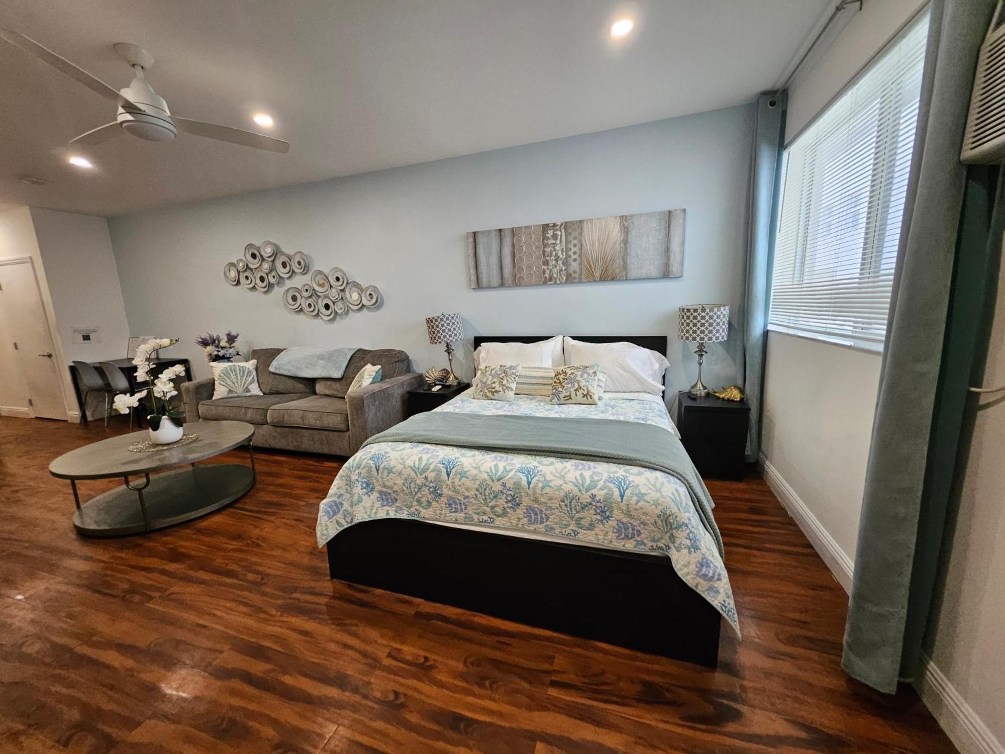 The Pearl Beachside Apartments On Hollywood Beach Номер фото