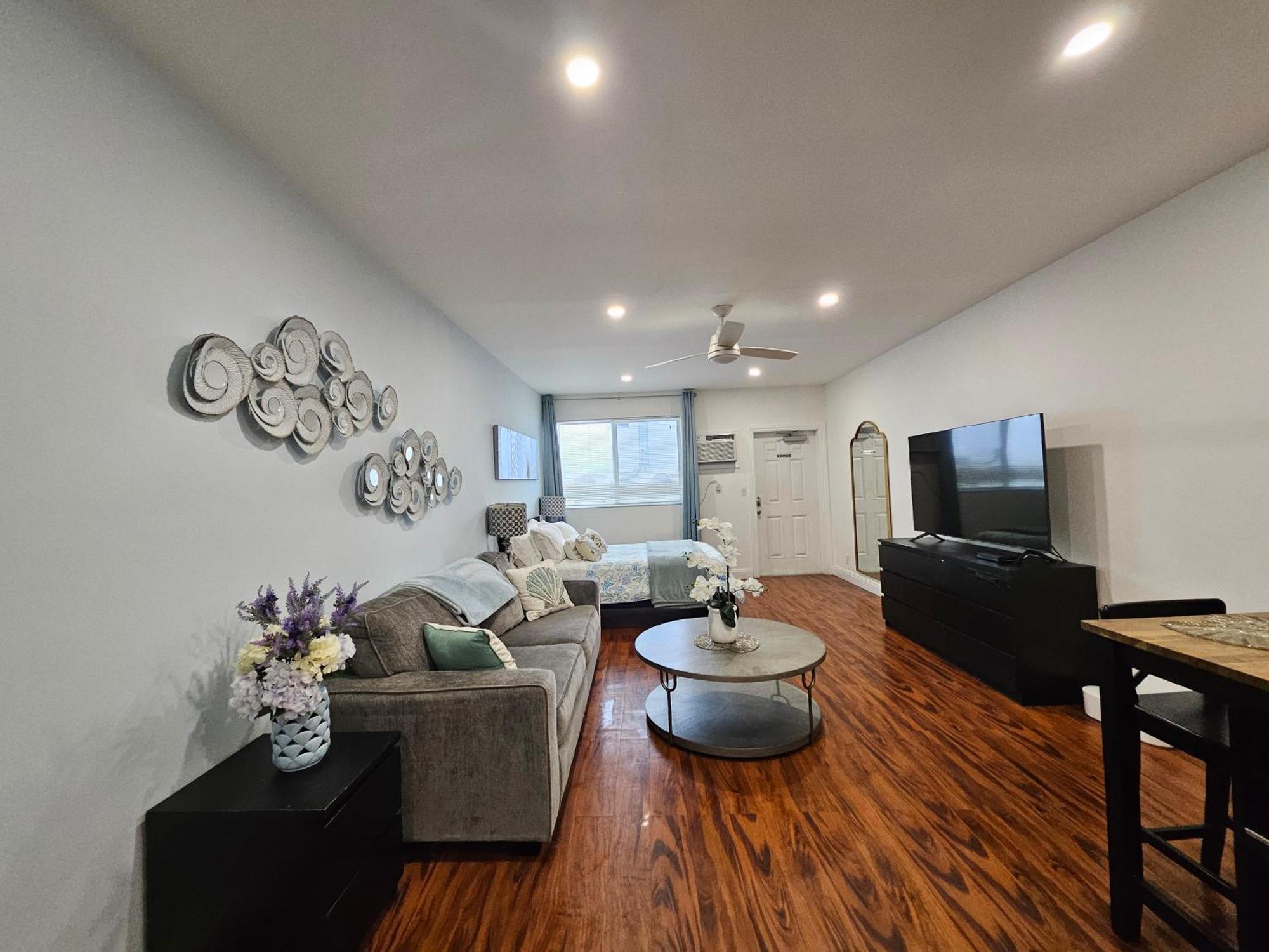 The Pearl Beachside Apartments On Hollywood Beach Номер фото